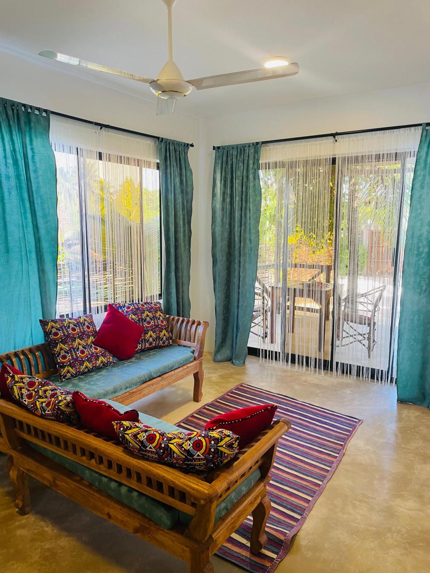 Sand Beach Boutique Apartments 브웨주 외부 사진
